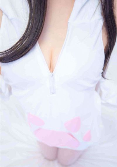 扒掉乳罩虐胸打胸吸奶动漫