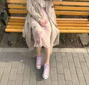 美女扒开粉嫩的尿囗给男生桶小说